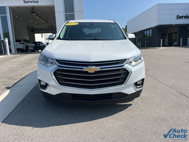 Used 2019 Chevrolet Traverse 1LT with VIN 1GNERGKW9KJ201731 for sale in Huntsville, AL