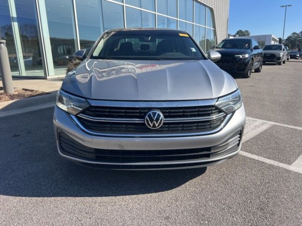 Used 2022 Volkswagen Jetta 1.5T SE Sedan