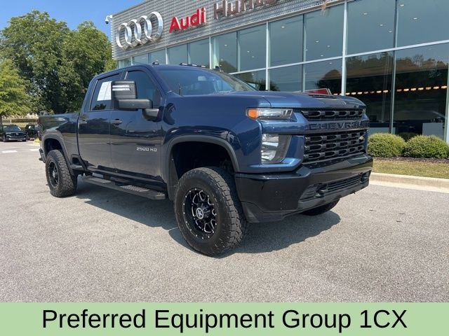 2021 Chevrolet Silverado 2500HD Custom photo 3