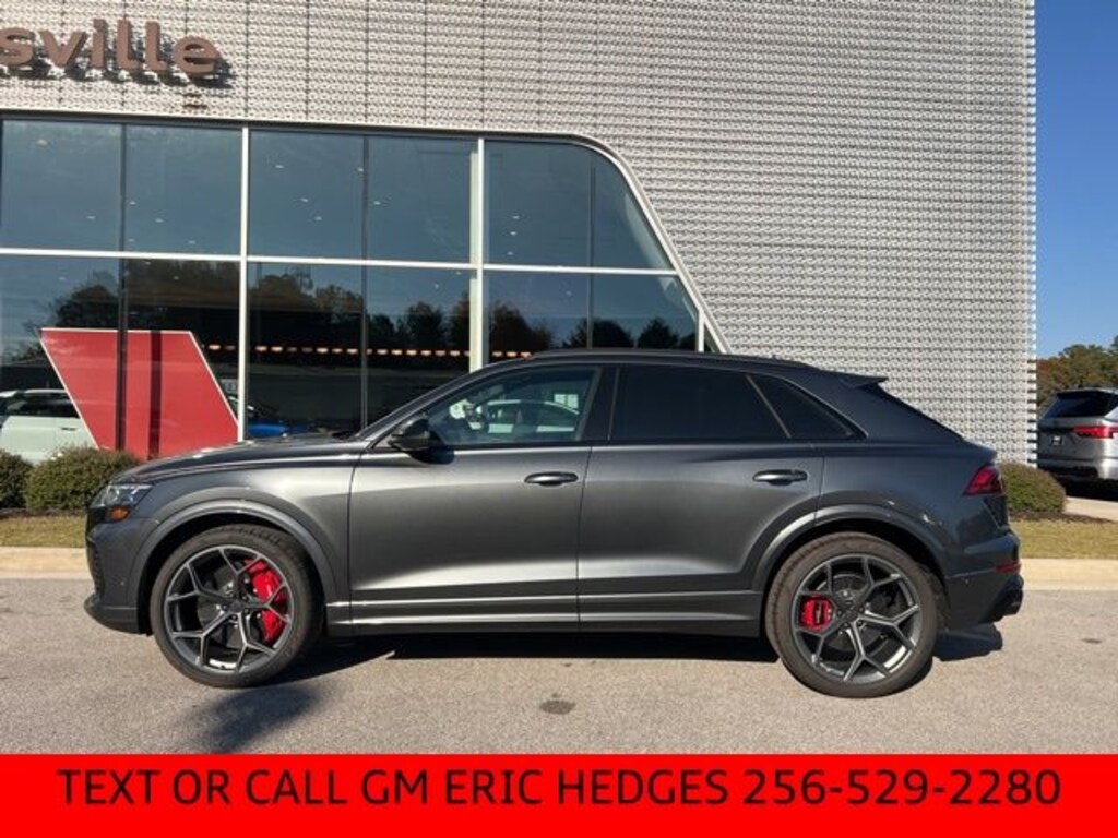 New 2026 Audi RS Q8 4.0T performance SUV