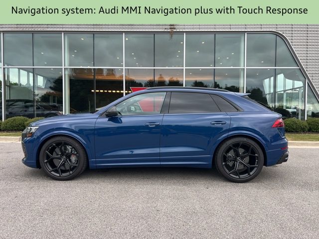 2025 Audi RS Q8 photo 3