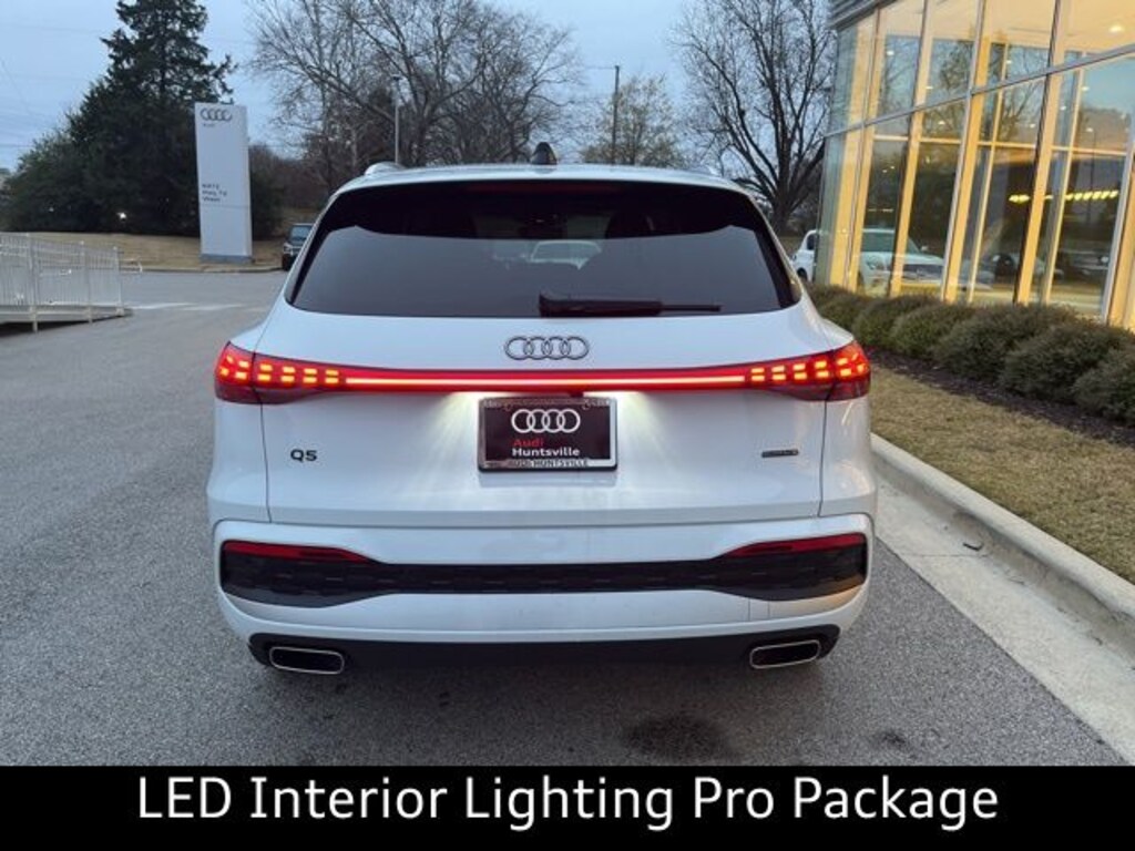 New 2025 Audi Q5 2.0T Premium SUV