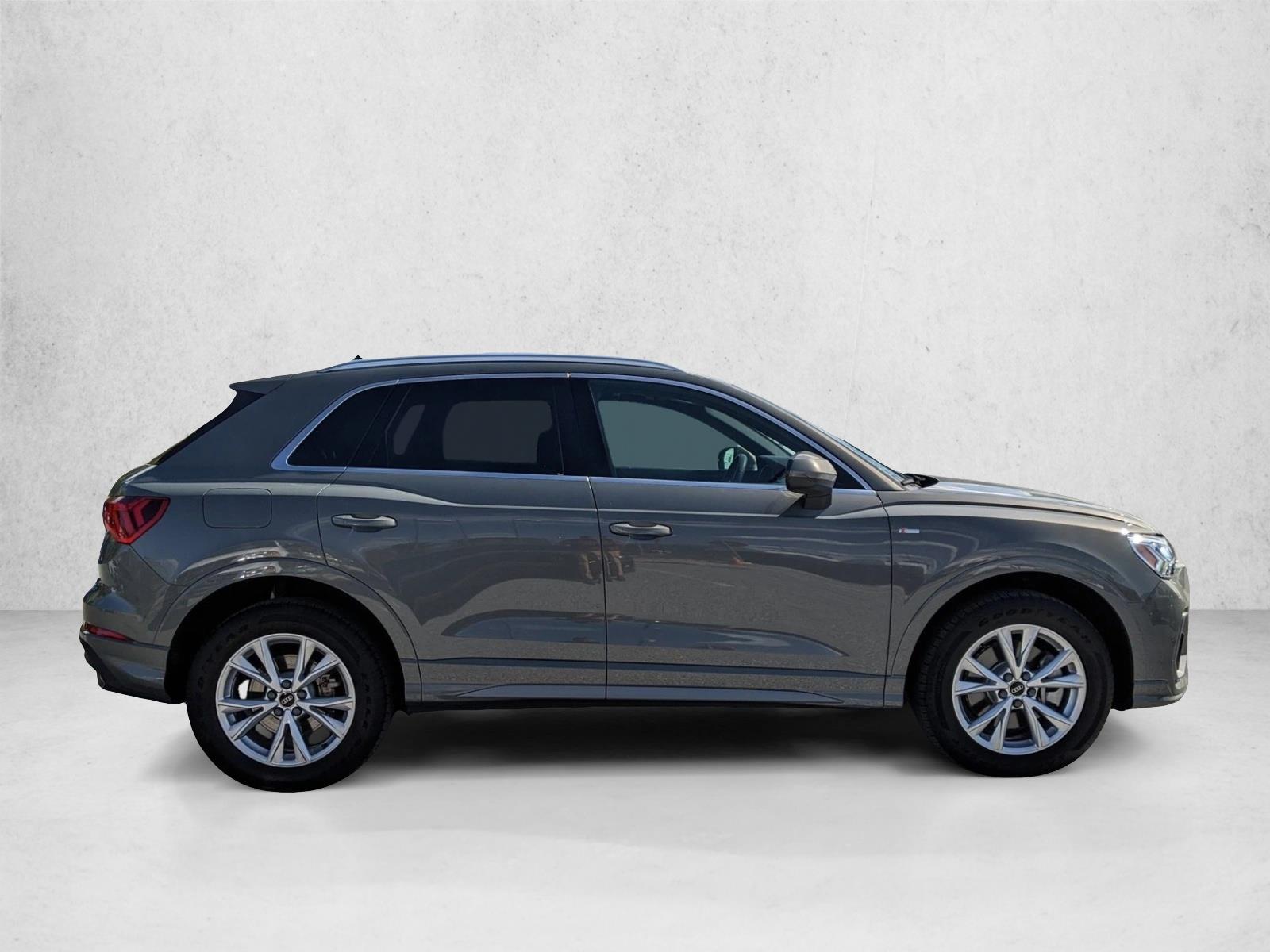 2024 Audi Q3 45 TFSI S line Premium photo 3