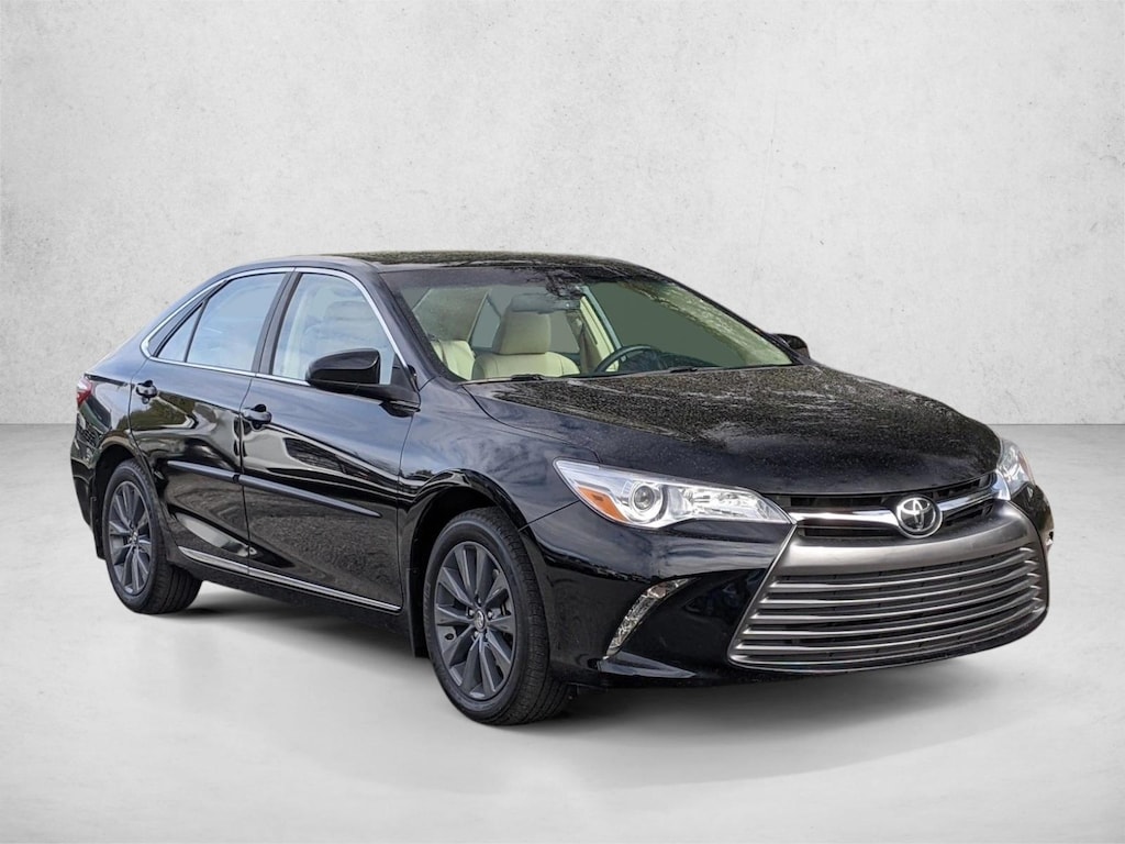 Used 2017 Toyota Camry XLE Sedan
