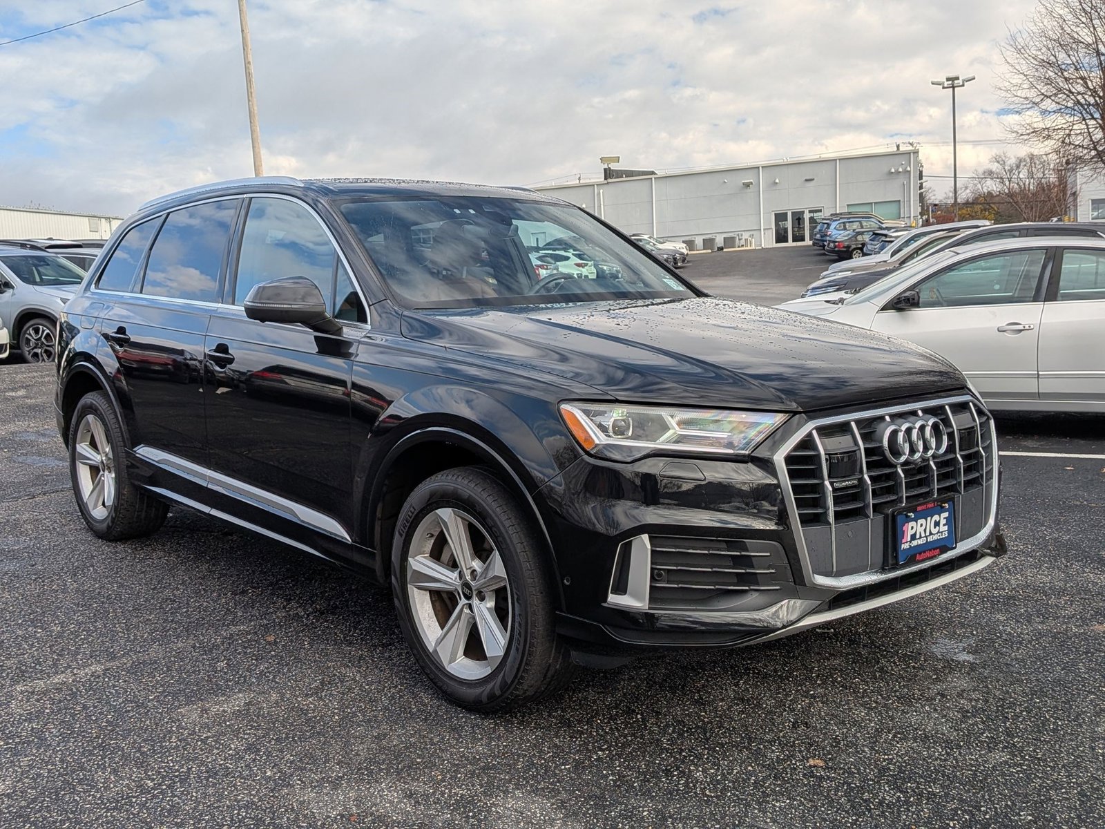 2023 Audi Q7 45 Premium photo 2