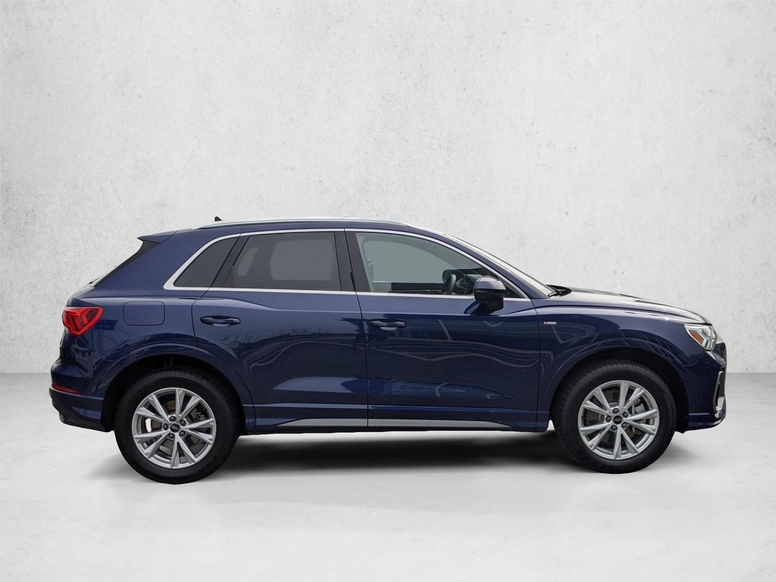 2024 Audi Q3 45 TFSI S line Premium photo 3