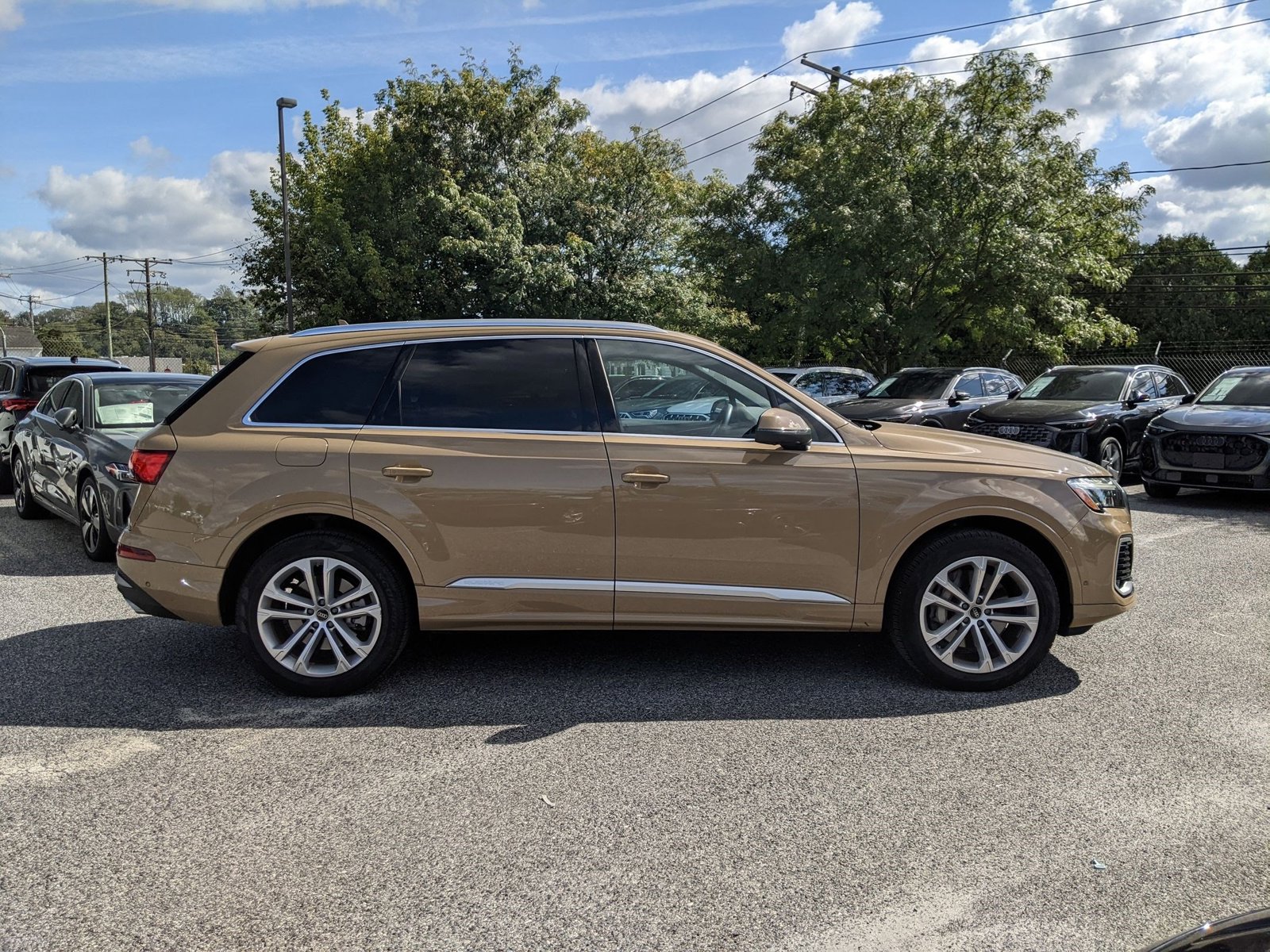2025 Audi Q7 45 Premium Plus photo 4