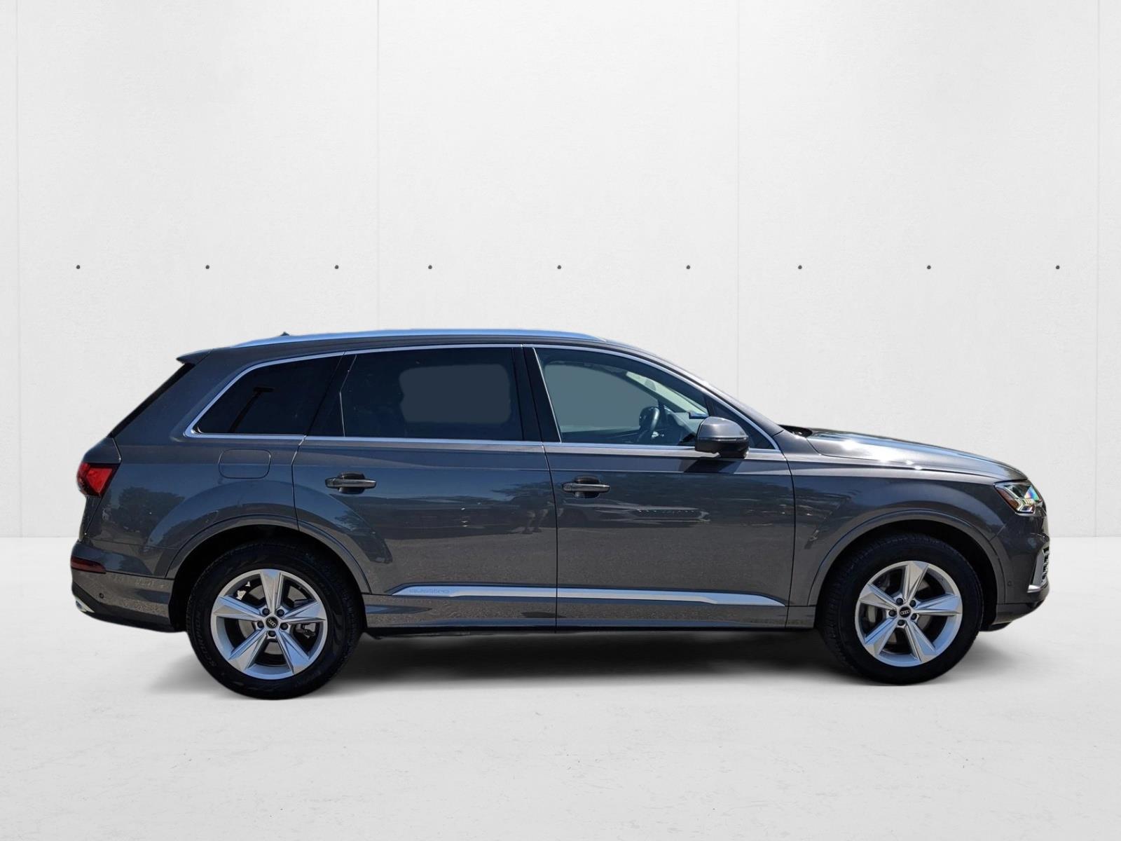2024 Audi Q7 45 Premium Plus photo 4