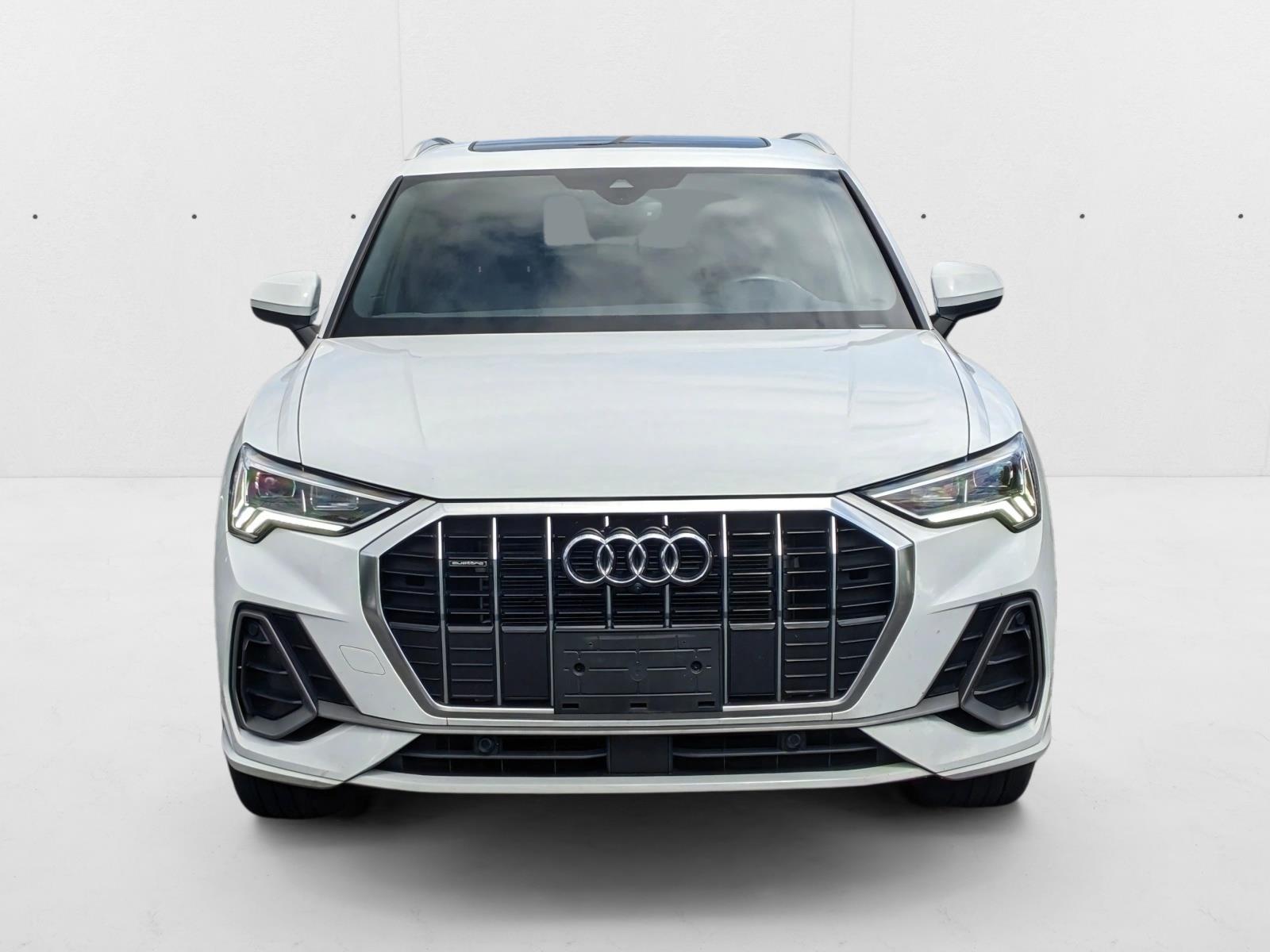 2022 Audi Q3 S line Premium Plus 45 TFSI photo 2