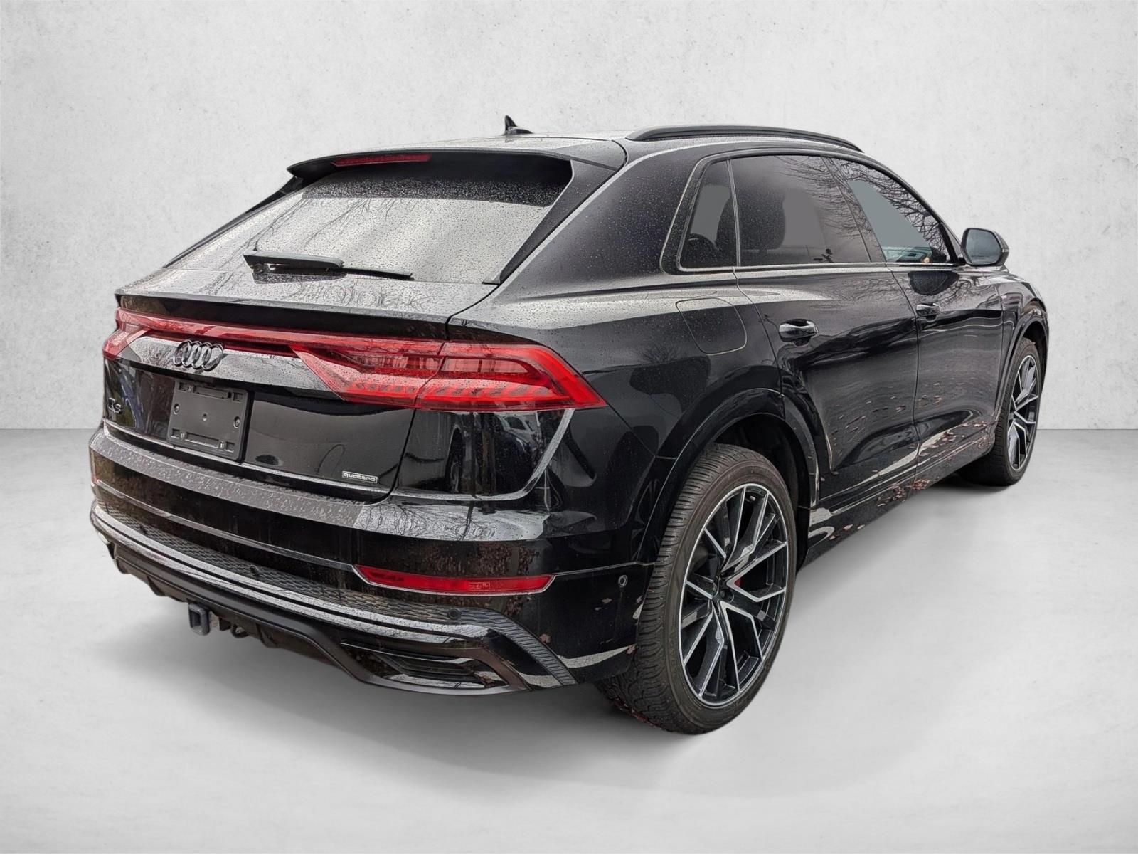 2021 Audi Q8 55 Premium photo 4