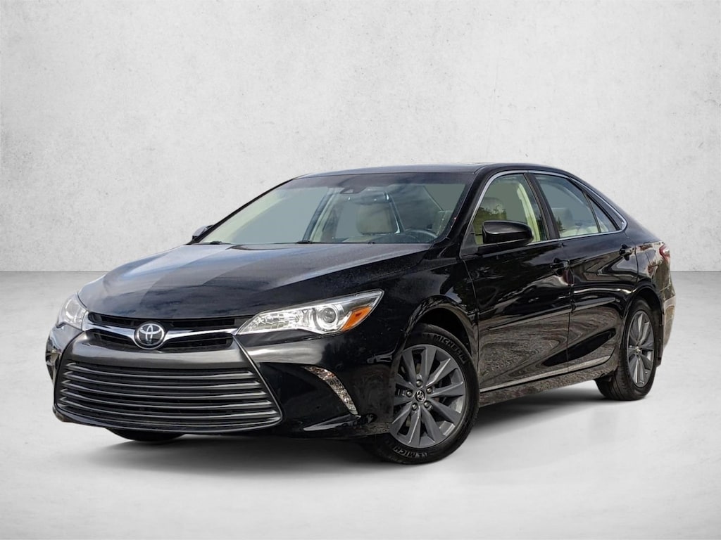 Used 2017 Toyota Camry XLE Sedan