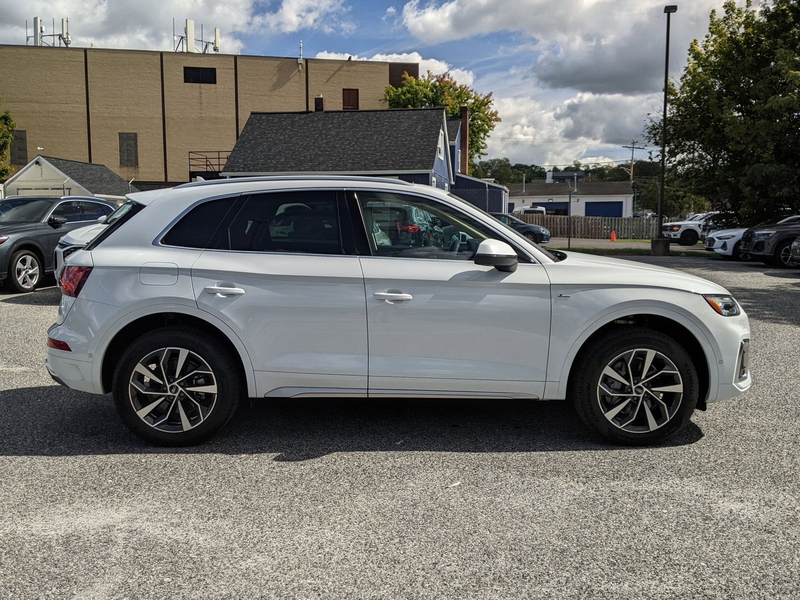 2025 Audi Q5 S line Prestige 45 TFSI Premium photo 2