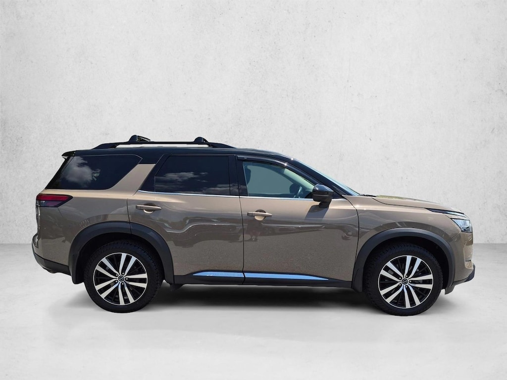 Used 2024 Nissan Pathfinder Platinum SUV