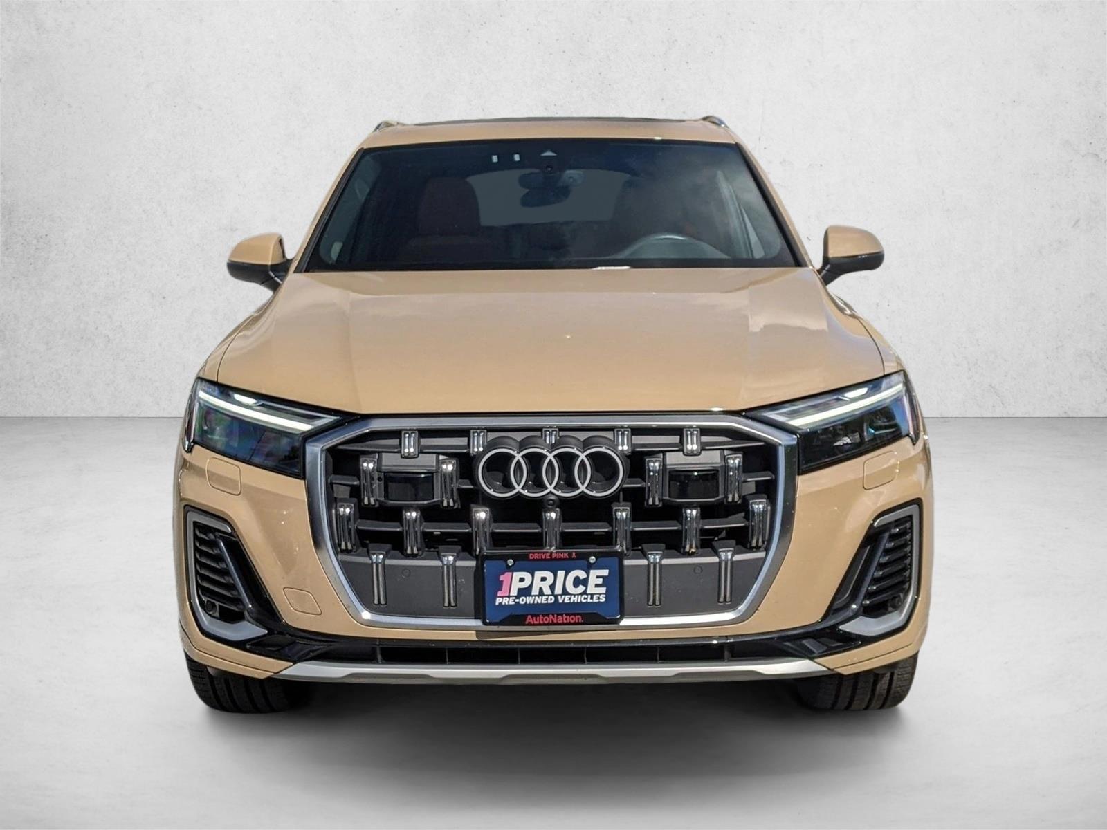 2025 Audi Q7 45 Premium Plus photo 2