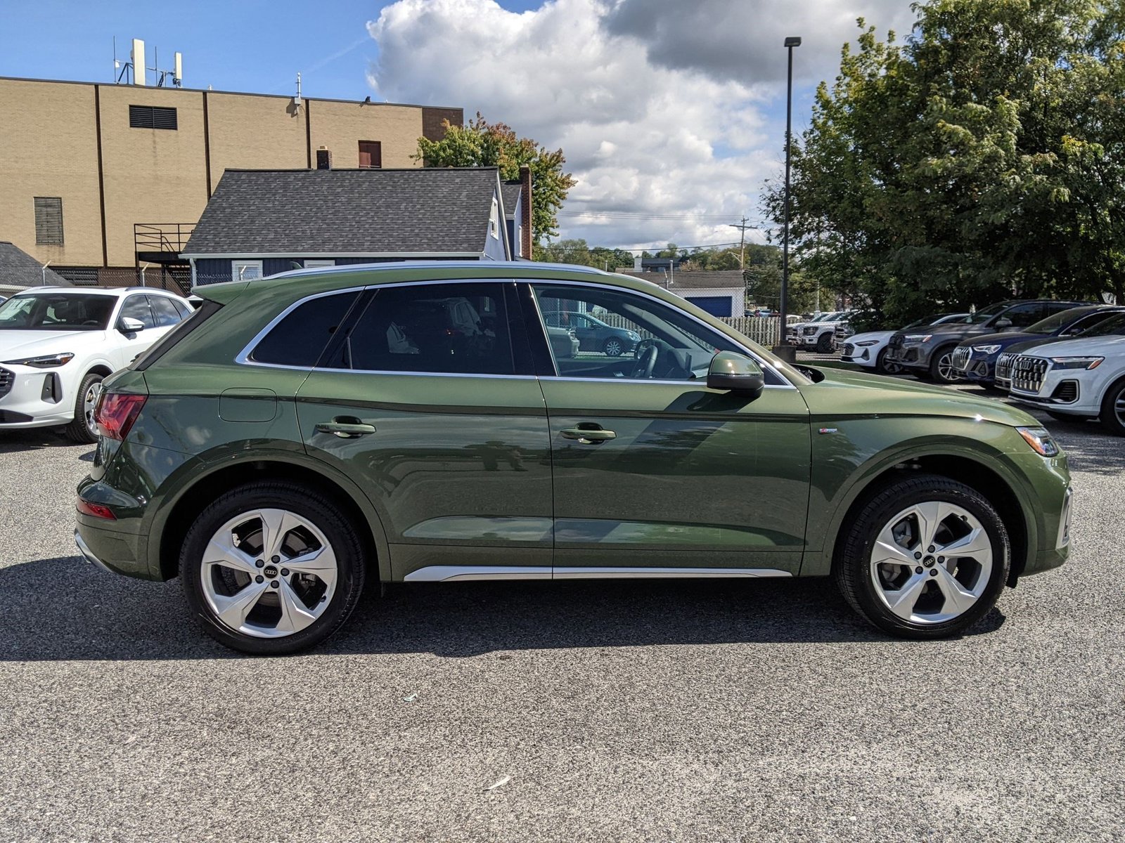 2025 Audi Q5 45 S line Premium Plus photo 2