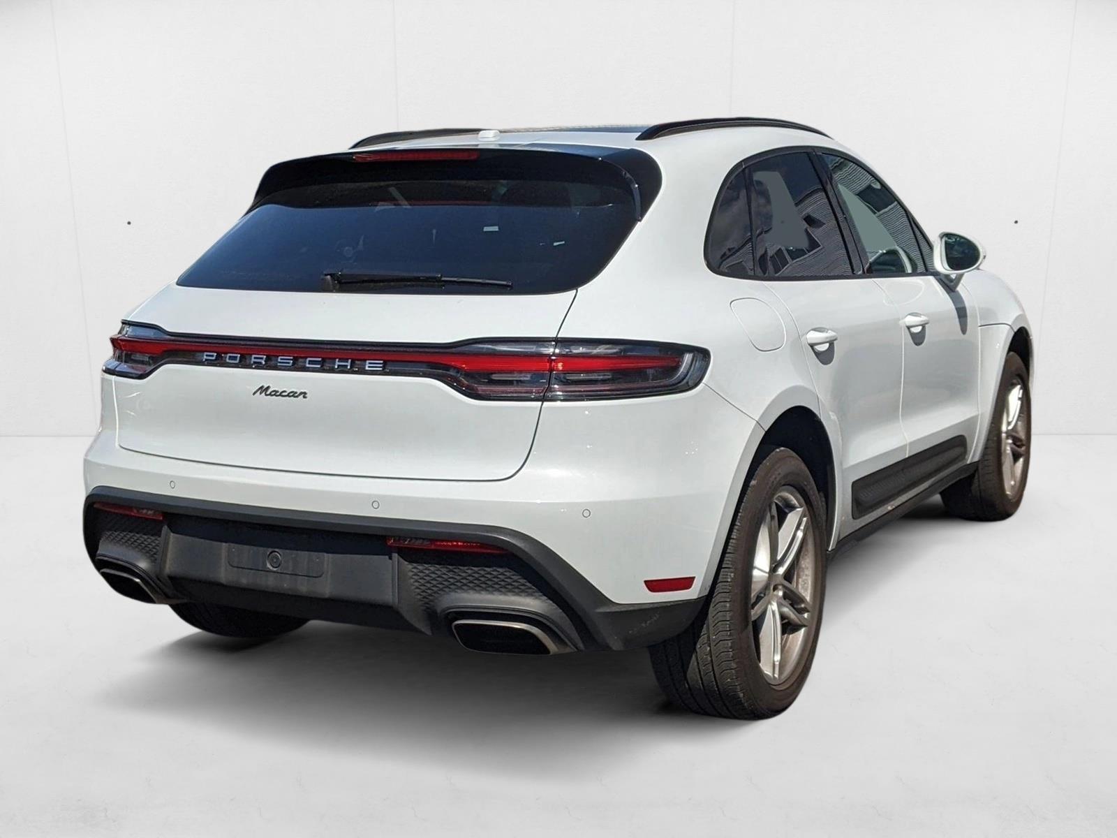 2023 Porsche Macan T photo 4