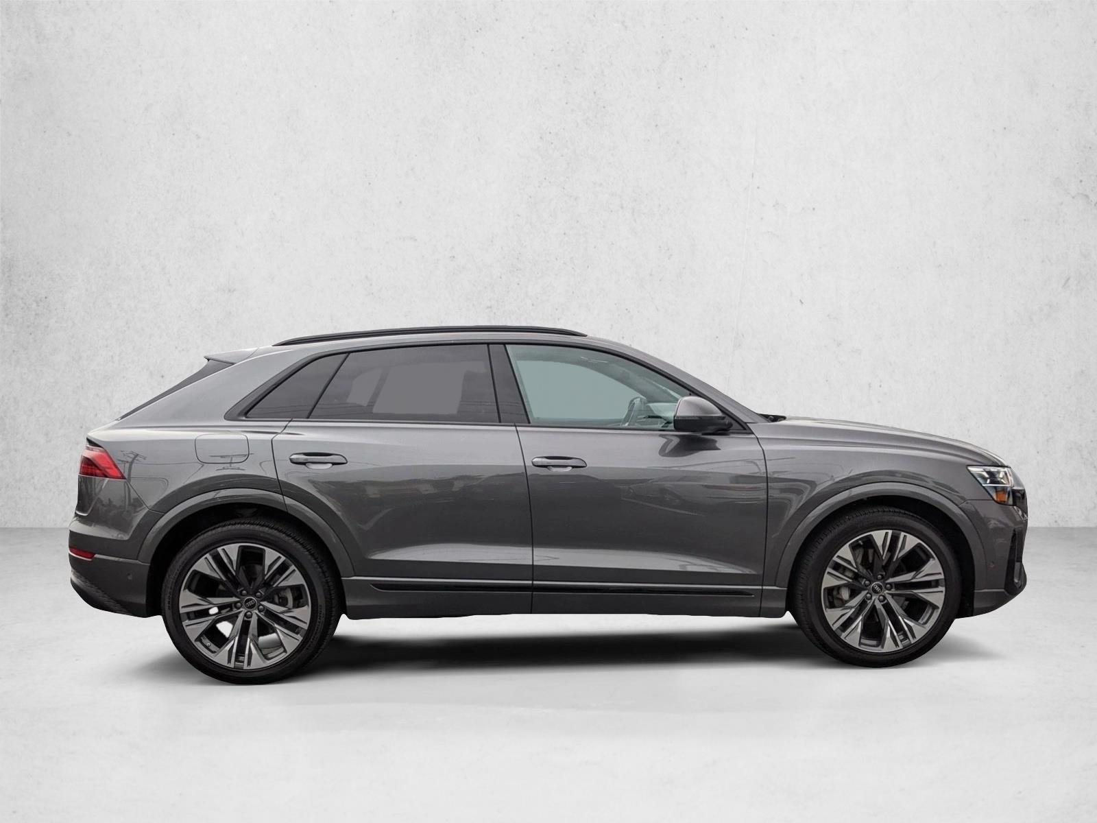 2025 Audi Q8 55 Prestige photo 3