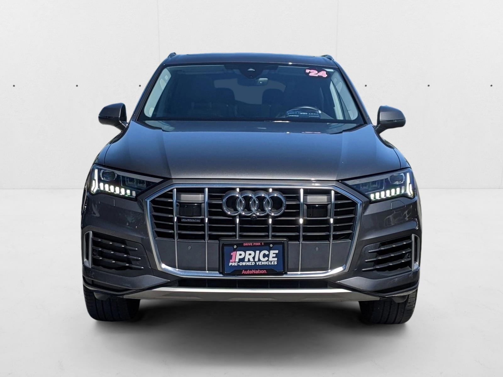 2024 Audi Q7 45 Premium Plus photo 2