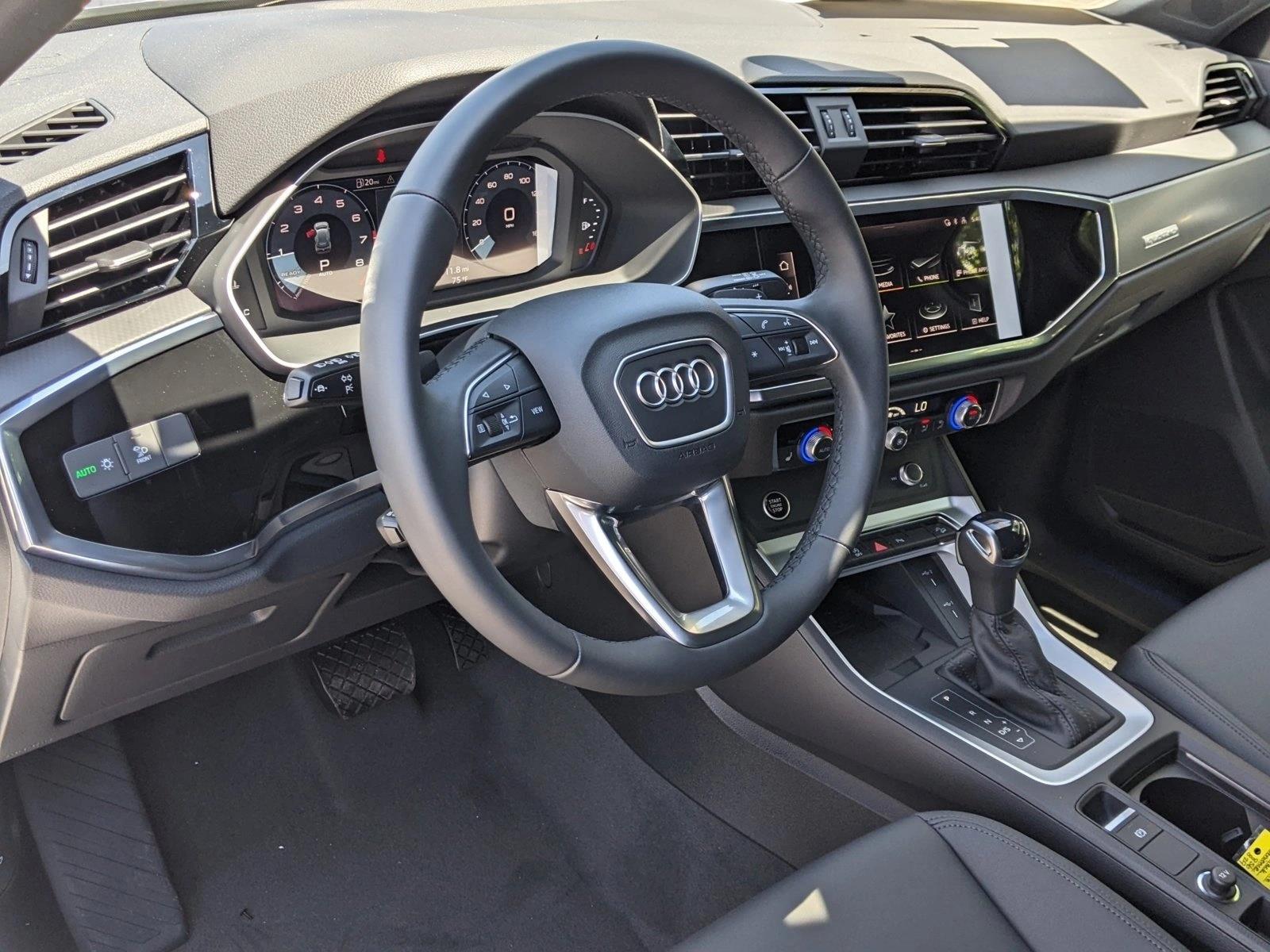 2024 Audi Q3 45 TFSI S line Premium photo 2