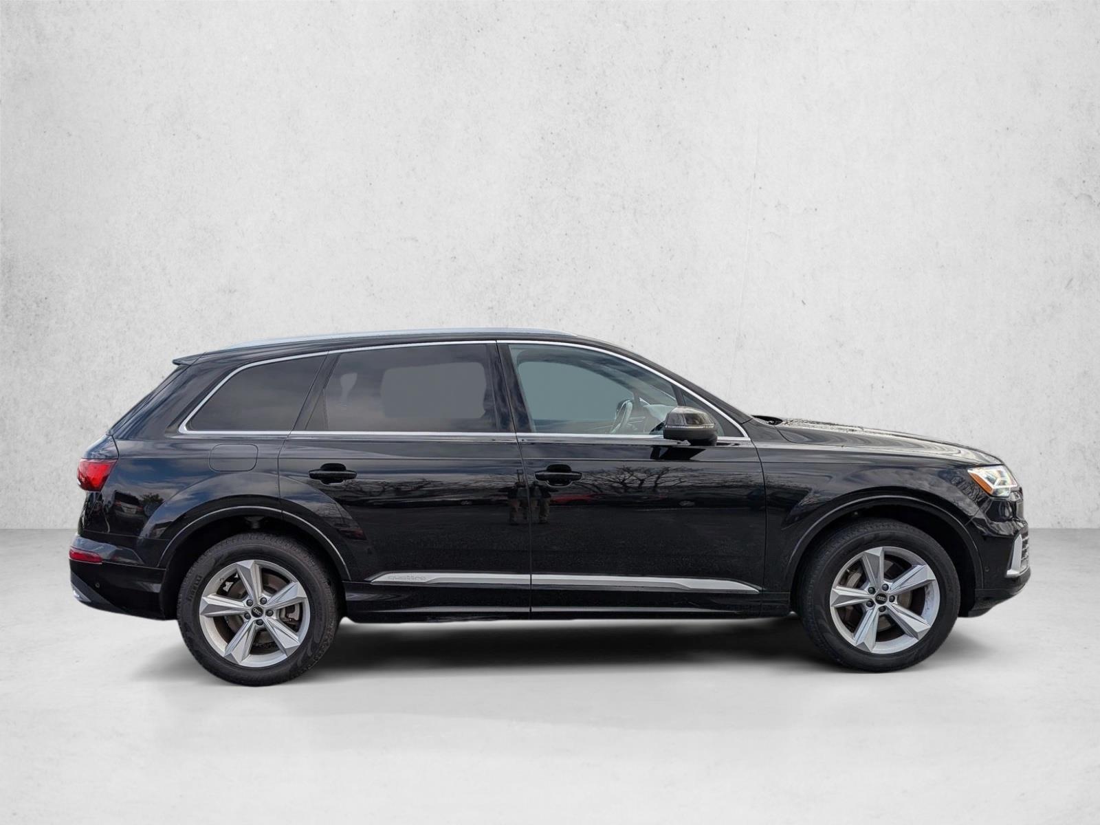 2023 Audi Q7 45 Premium photo 3