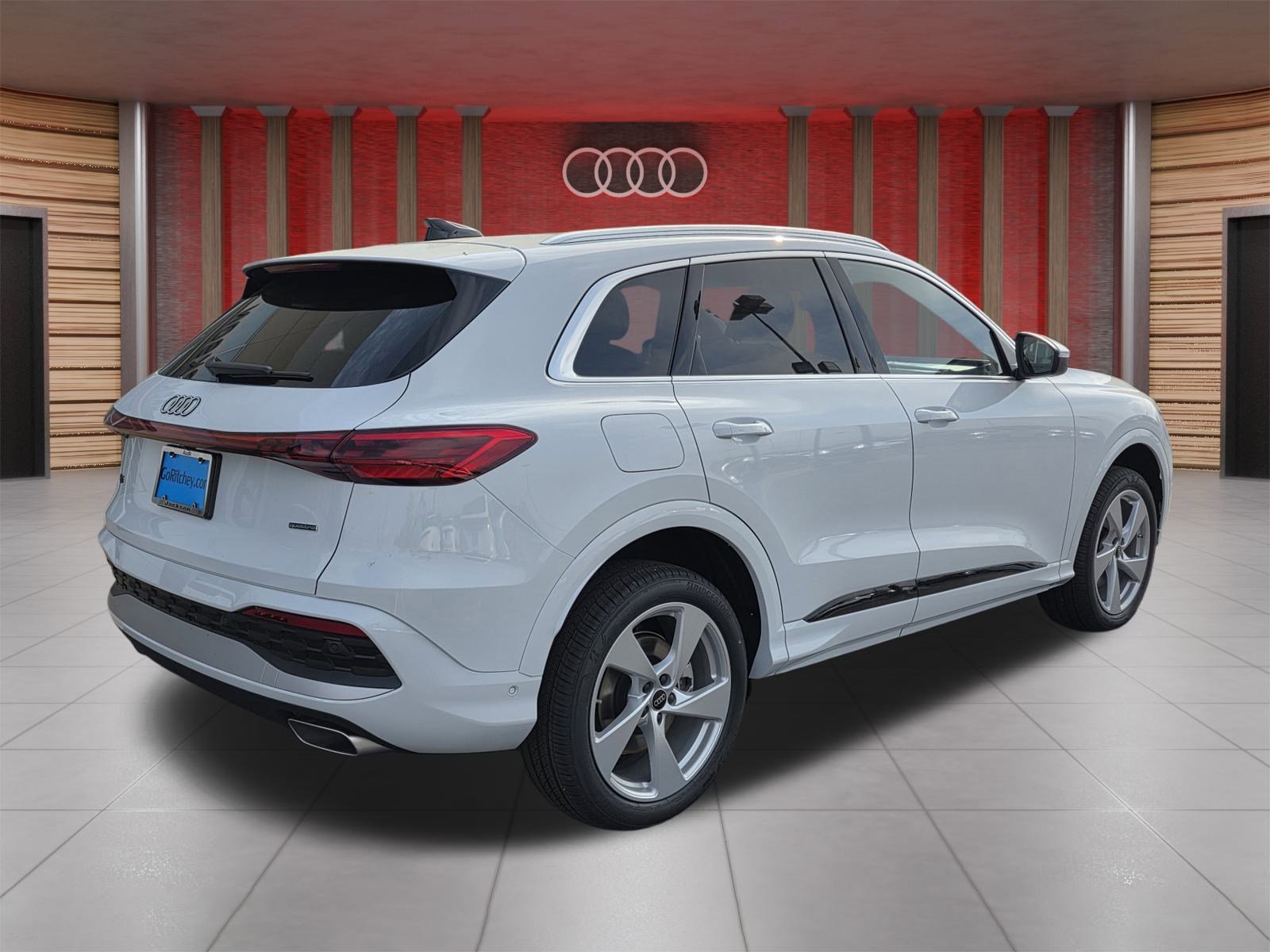 2025 Audi Q5 Premium Plus TFSI photo 2