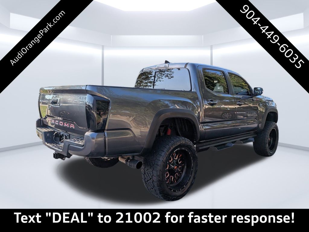2018 Toyota Tacoma TRD Sport photo 3