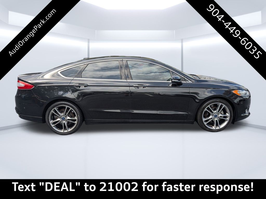 2013 Ford Fusion Titanium photo 2