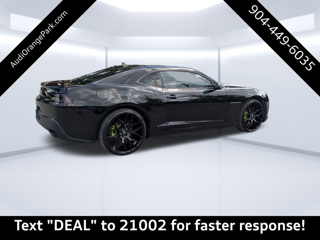 2015 Chevrolet Camaro photo 3