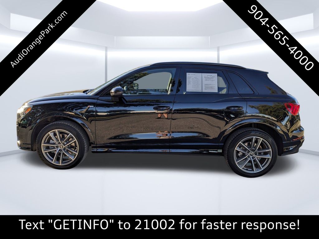 2025 Audi Q3 S line Premium photo 2