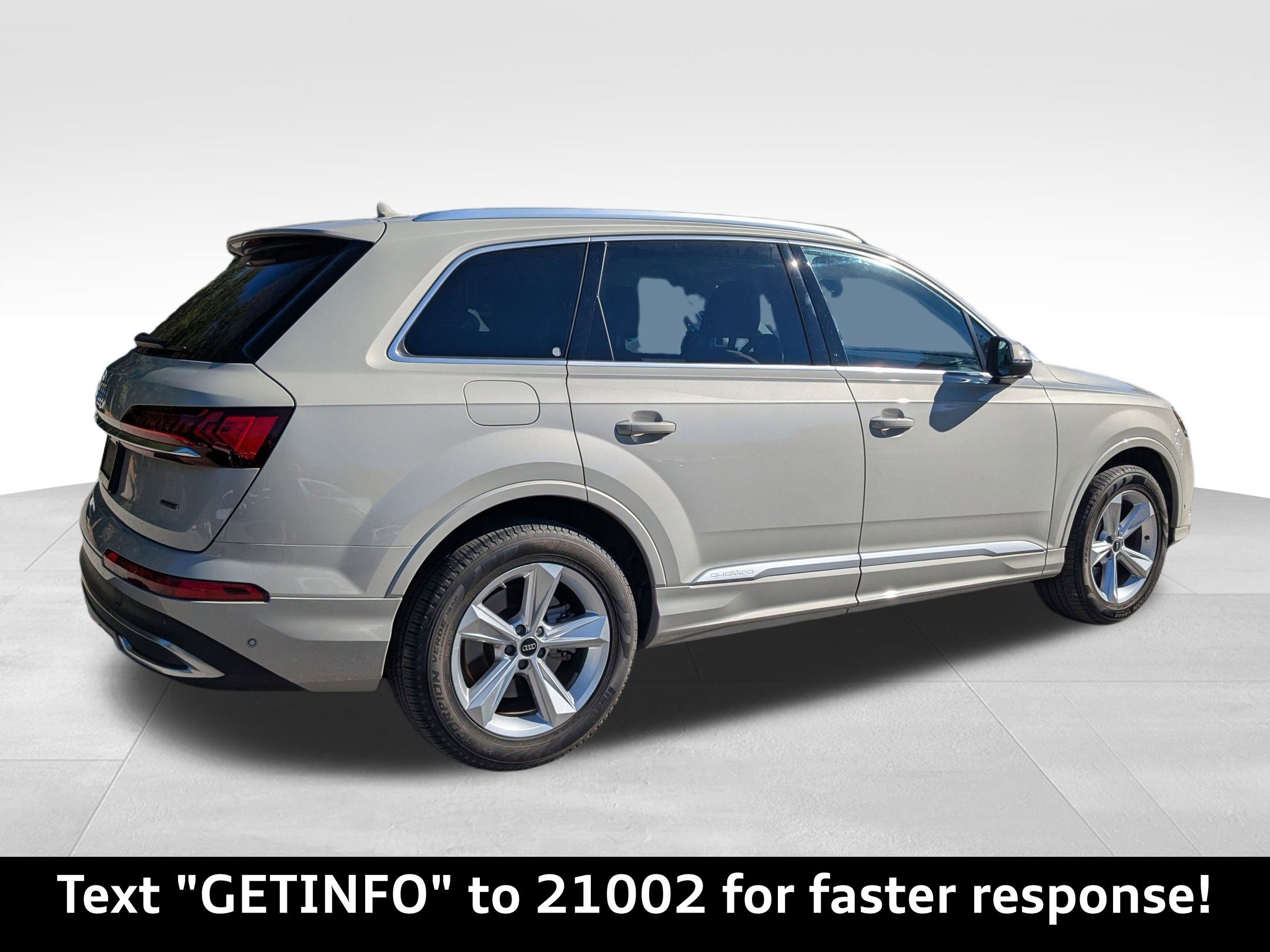 2024 Audi Q7 45 Premium Plus photo 3