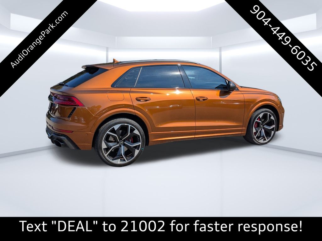 2023 Audi RS Q8 photo 3