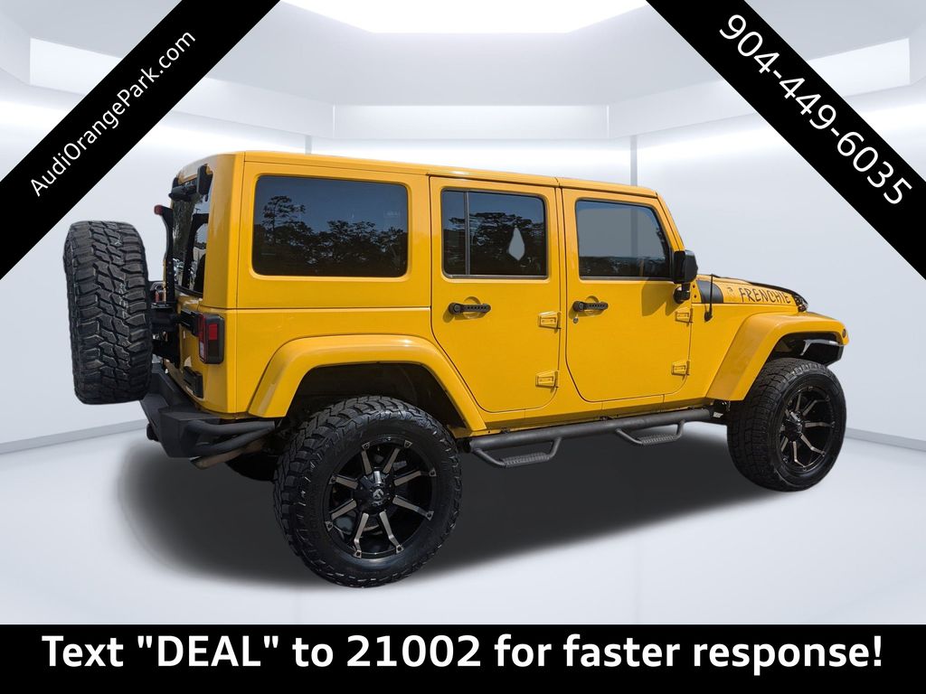 2015 Jeep Wrangler Unlimited Sahara photo 3