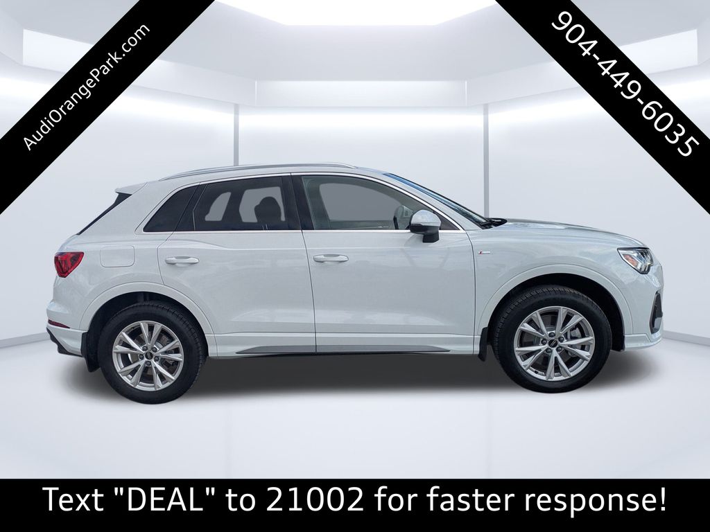 2024 Audi Q3 Premium Plus photo 2