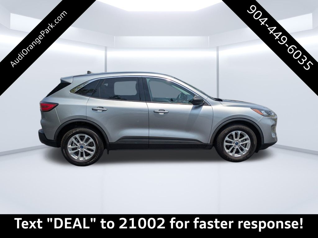 Used 2022 Ford Escape SE with VIN 1FMCU0G69NUA62021 for sale in Jacksonville, FL