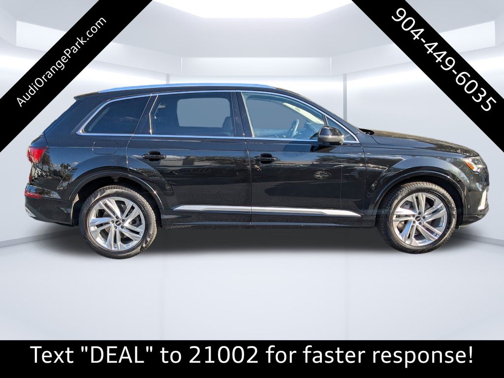 2023 Audi Q7 55 Premium Plus photo 2