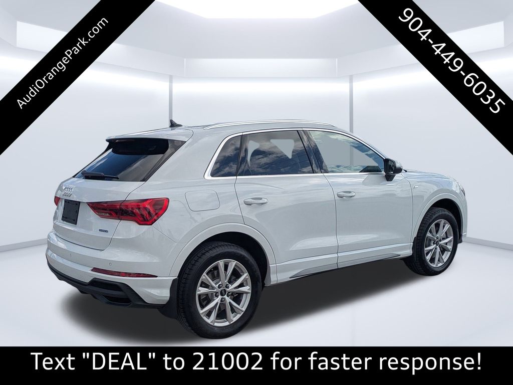 2024 Audi Q3 Premium Plus photo 3