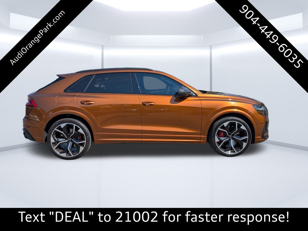 2023 Audi RS Q8 photo 2