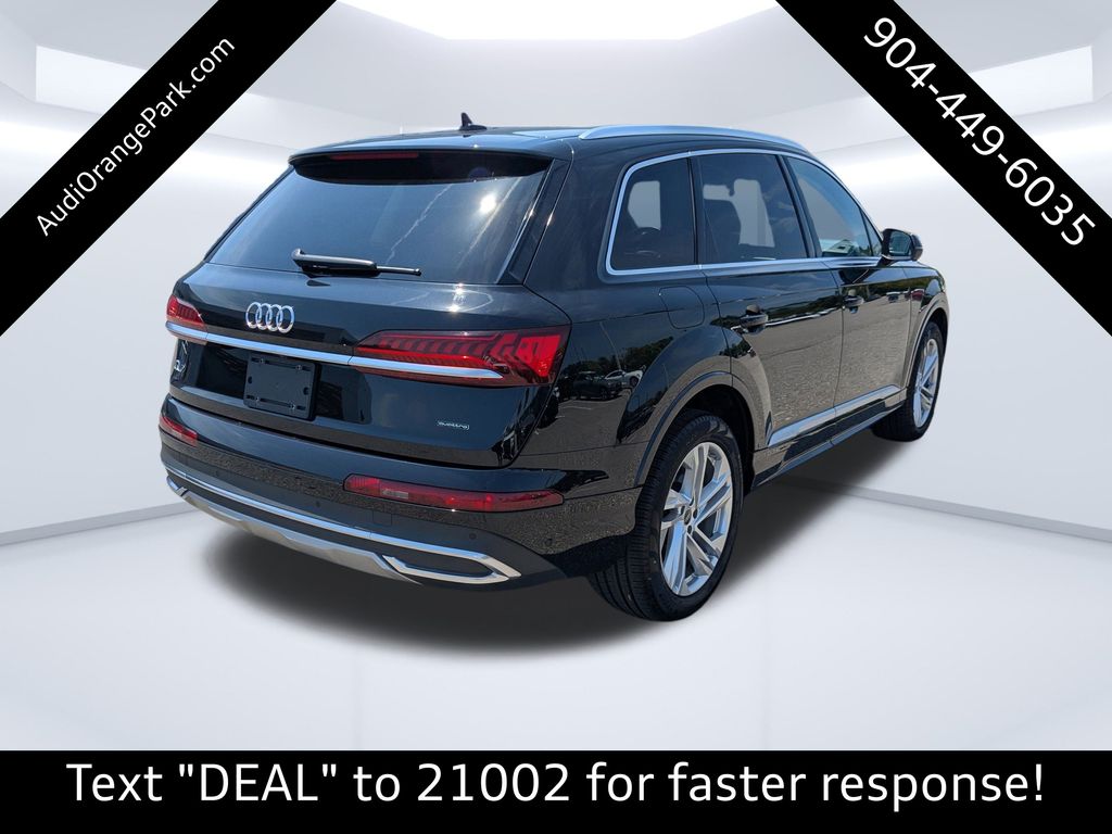 2024 Audi Q7 55 Premium Plus photo 2