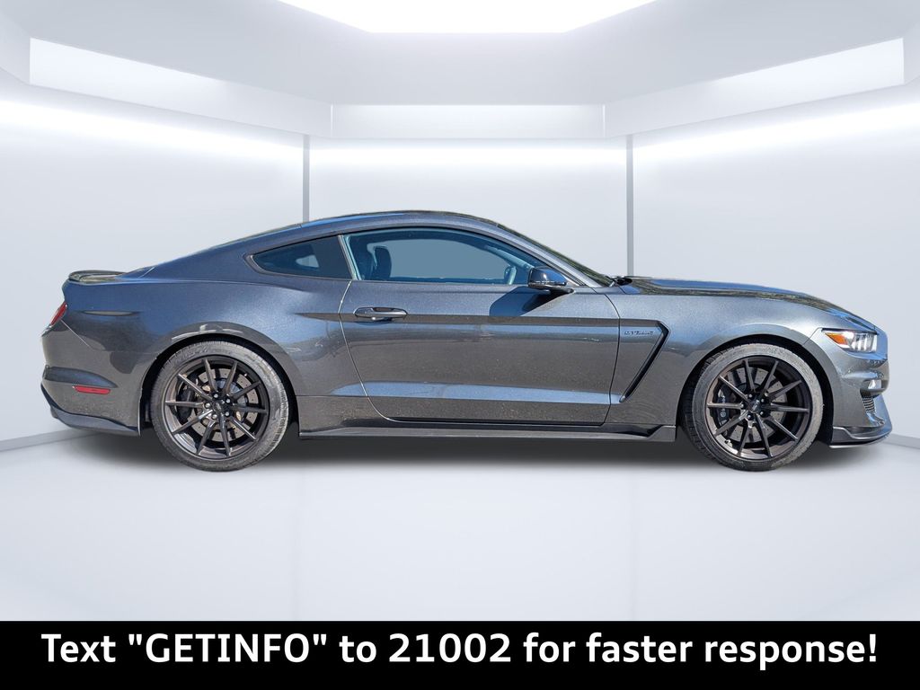 2016 Ford Mustang Shelby GT350 photo 2