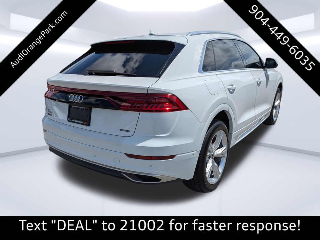 2022 Audi Q8 55 Premium Plus photo 3