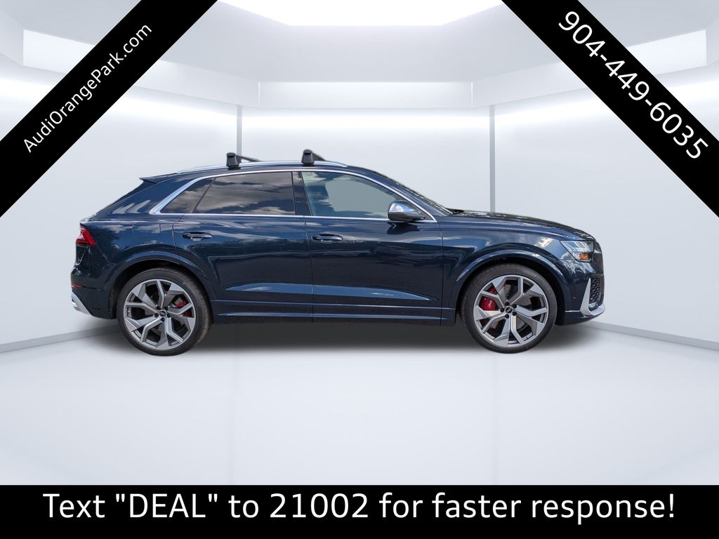 2024 Audi RS Q8 photo 2