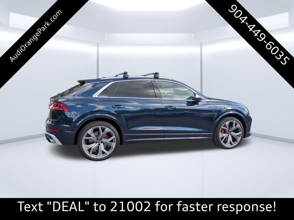 2024 Audi RS Q8 photo 3