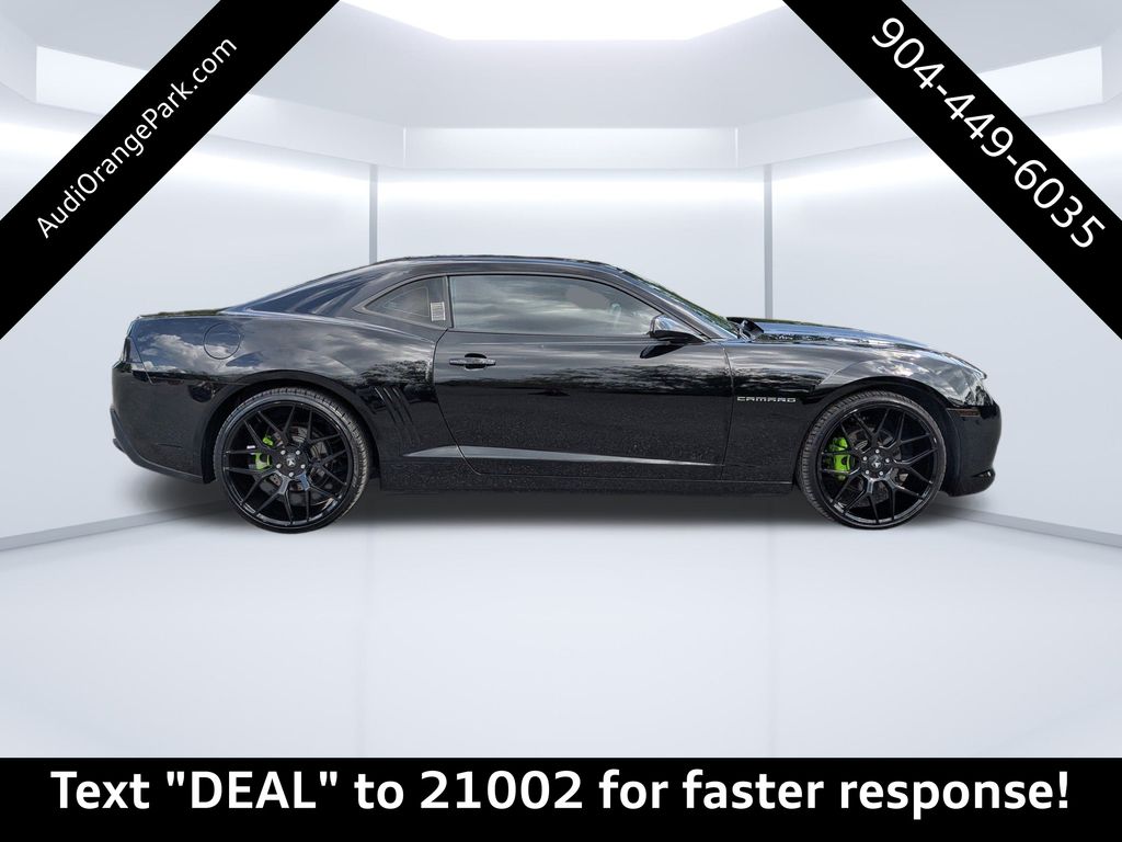 2015 Chevrolet Camaro photo 2