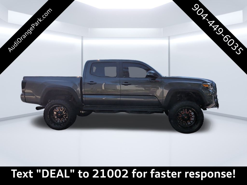 2018 Toyota Tacoma TRD Sport photo 2