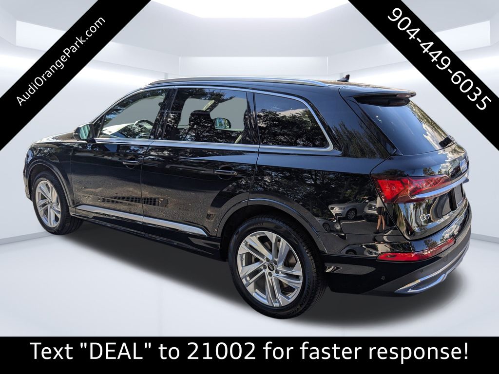 2023 Audi Q7 55 Premium Plus photo 3