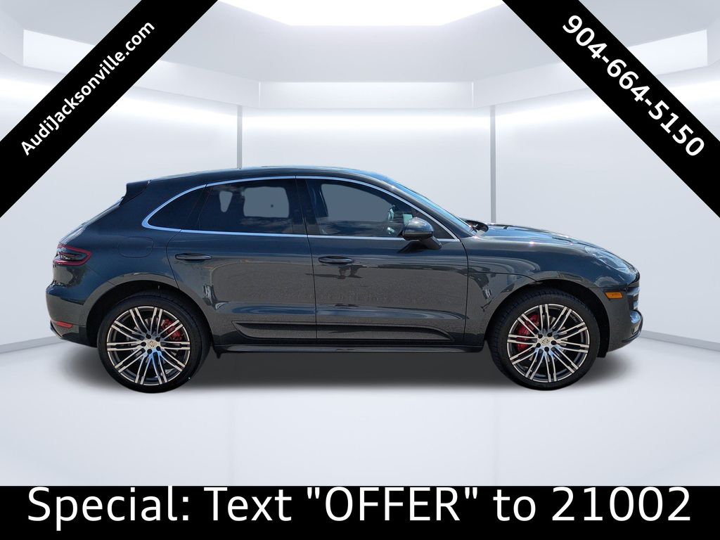 2017 Porsche Macan Turbo photo 2