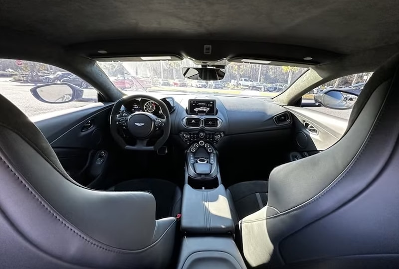 2022 Aston Martin Vantage