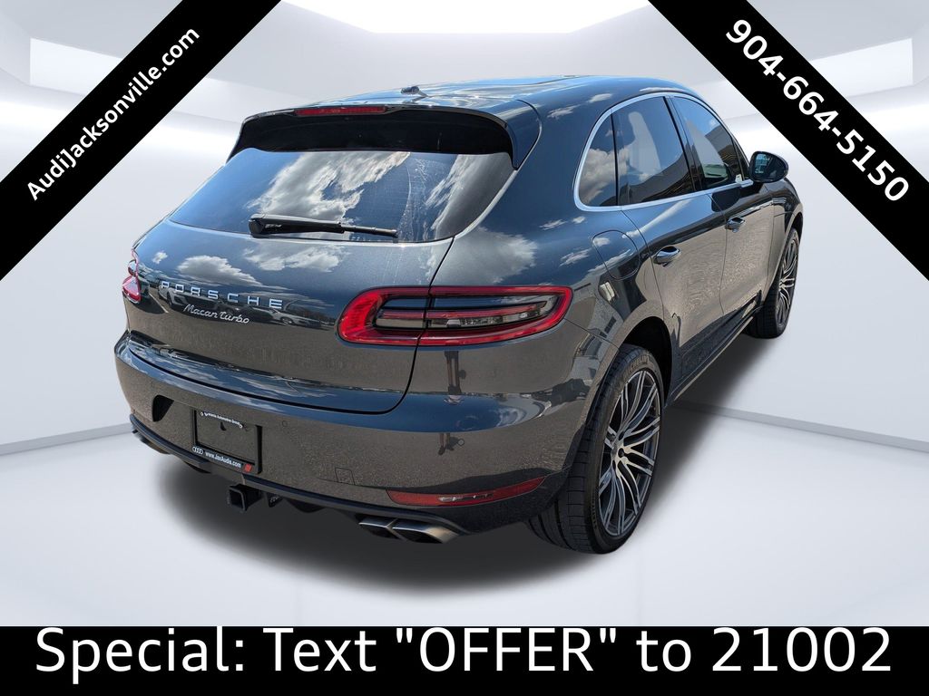 2017 Porsche Macan Turbo photo 3