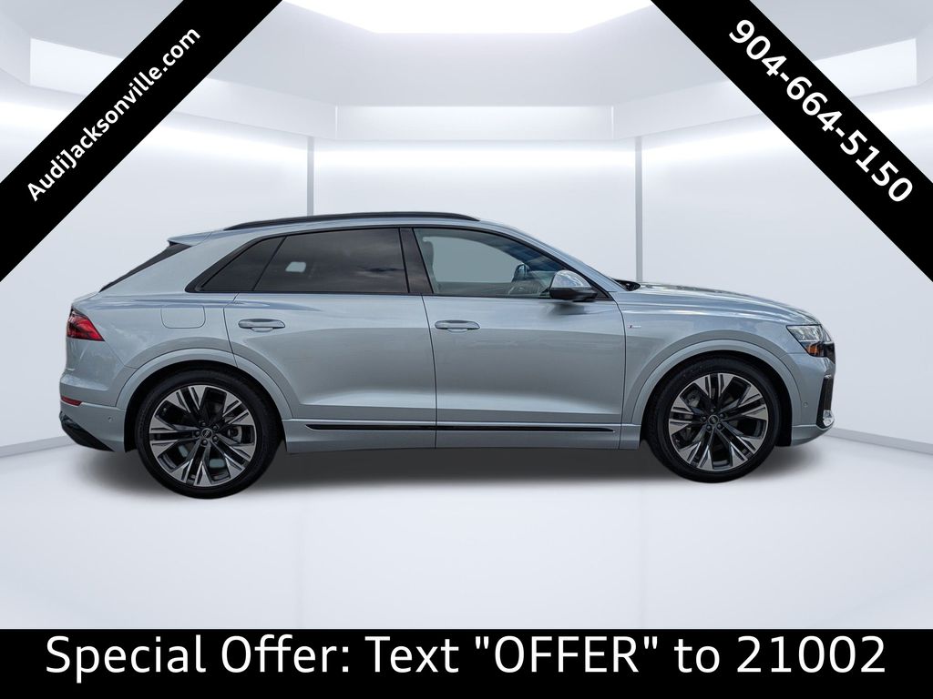 2025 Audi Q8 55 Prestige photo 2