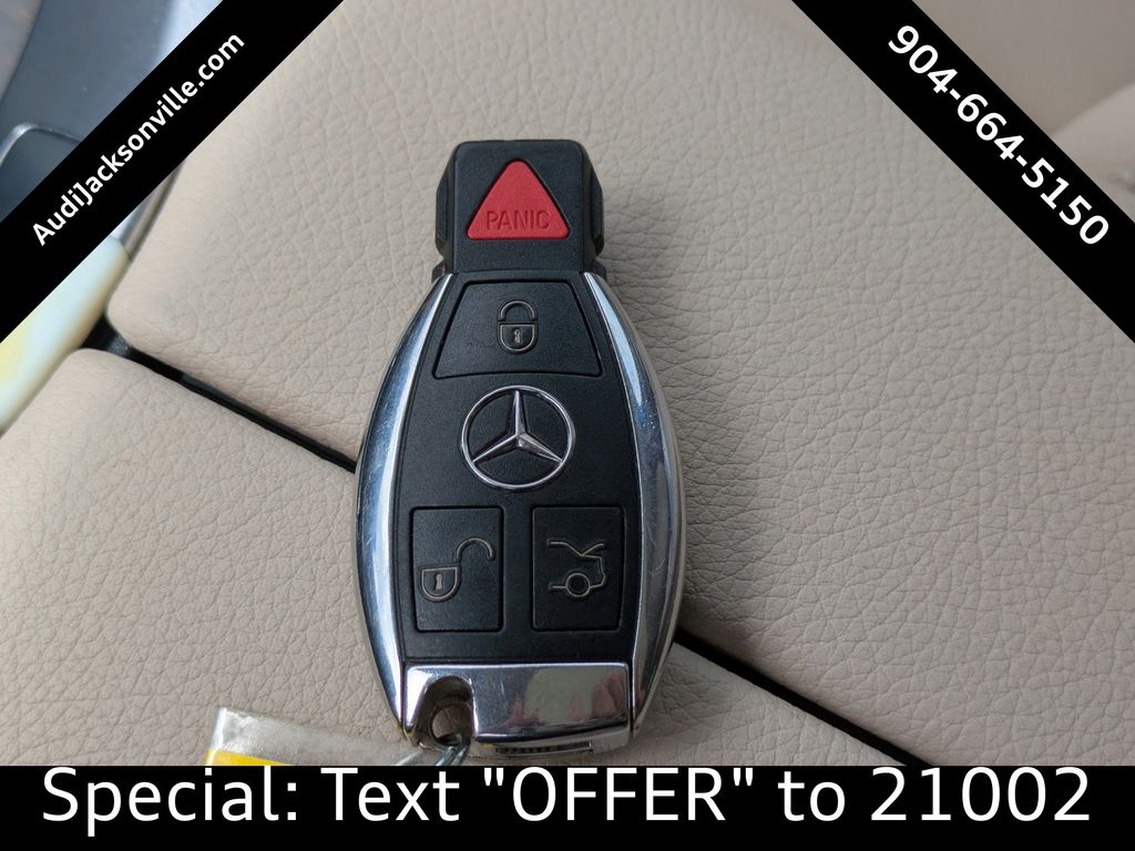 2016 Mercedes Benz GLC 300 4MATIC photo 4